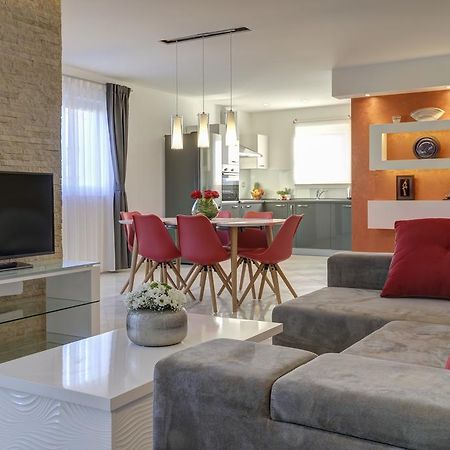Viras Luxury Holiday Premantura Exterior foto