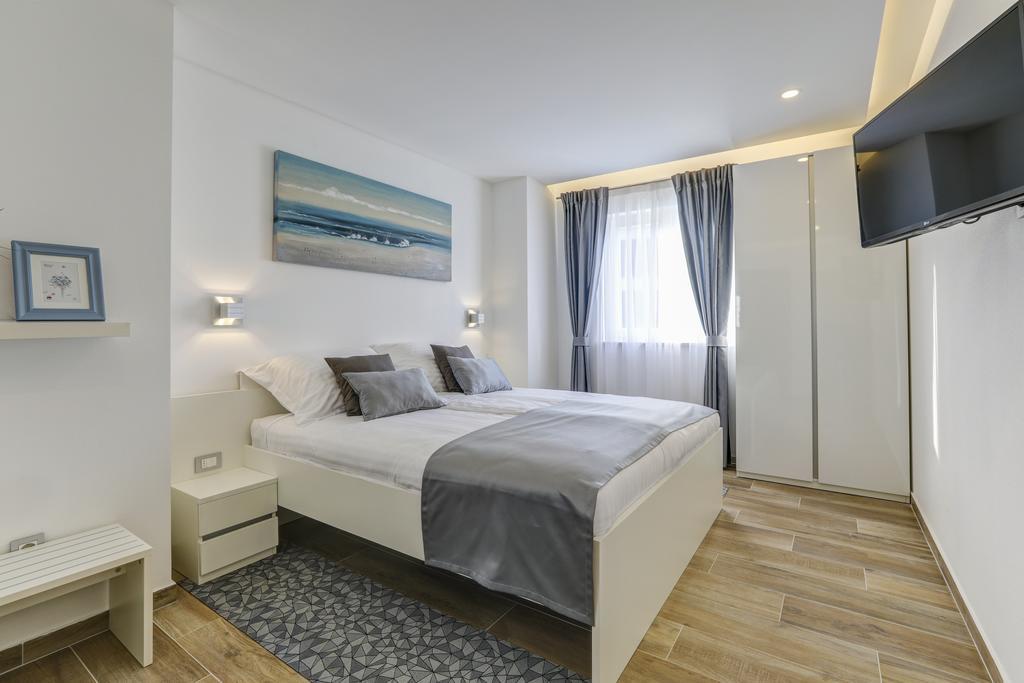 Viras Luxury Holiday Premantura Exterior foto